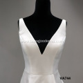 Simple Plain Style Sexy V Neck Illusion Backless Sleeveless White Bridal Wedding Gowns